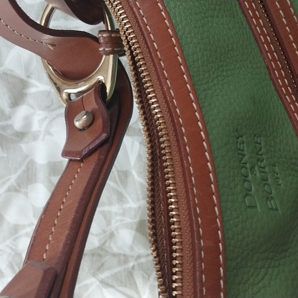 Vintage Dooney & Bourke shoulder Bag. - Picture 7 of 16